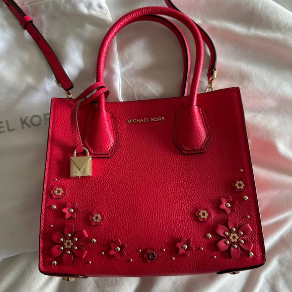 Michael Kors Mercer Pebbled Leather Messenger Crossbody Bag Deep Pink Floral - Picture 2 of 8